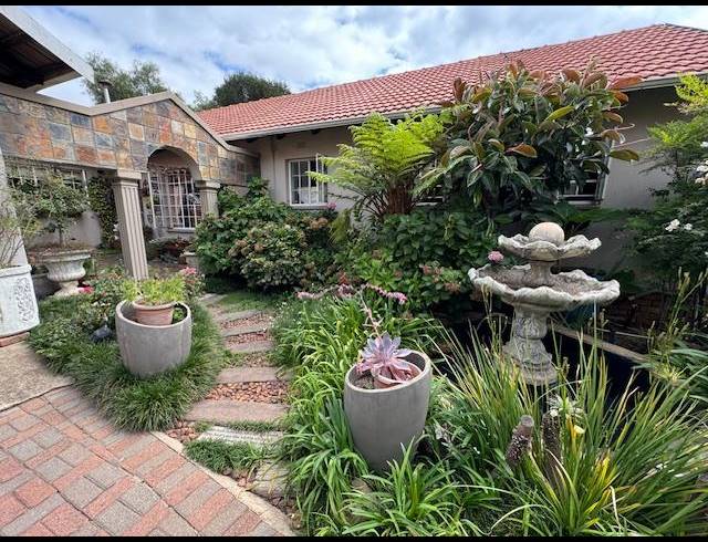 3 BEDROOM HOUSE FOR SALE IN VAN RIEBEECK PARK